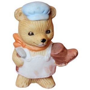 Vtg Mini HOMCO Professional Series #8820 Porcelain Bear The Shoemaker Figurine